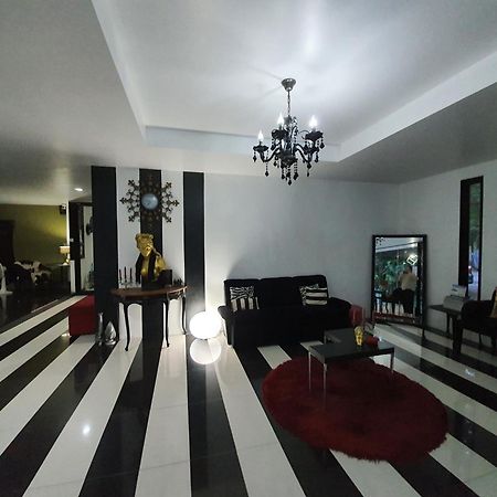 @Room Apartment Bangkok Luaran gambar