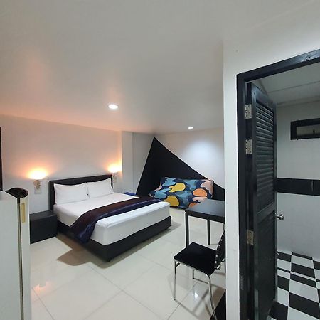 @Room Apartment Bangkok Luaran gambar